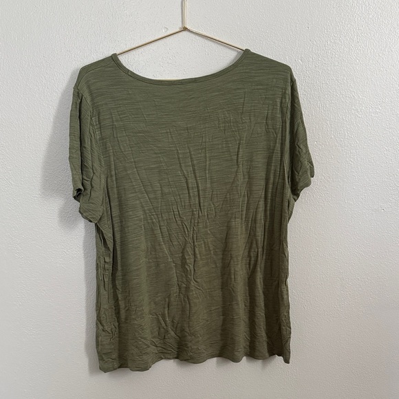 Old Navy Sage Green V-Neck Tee - Picture 4 of 4